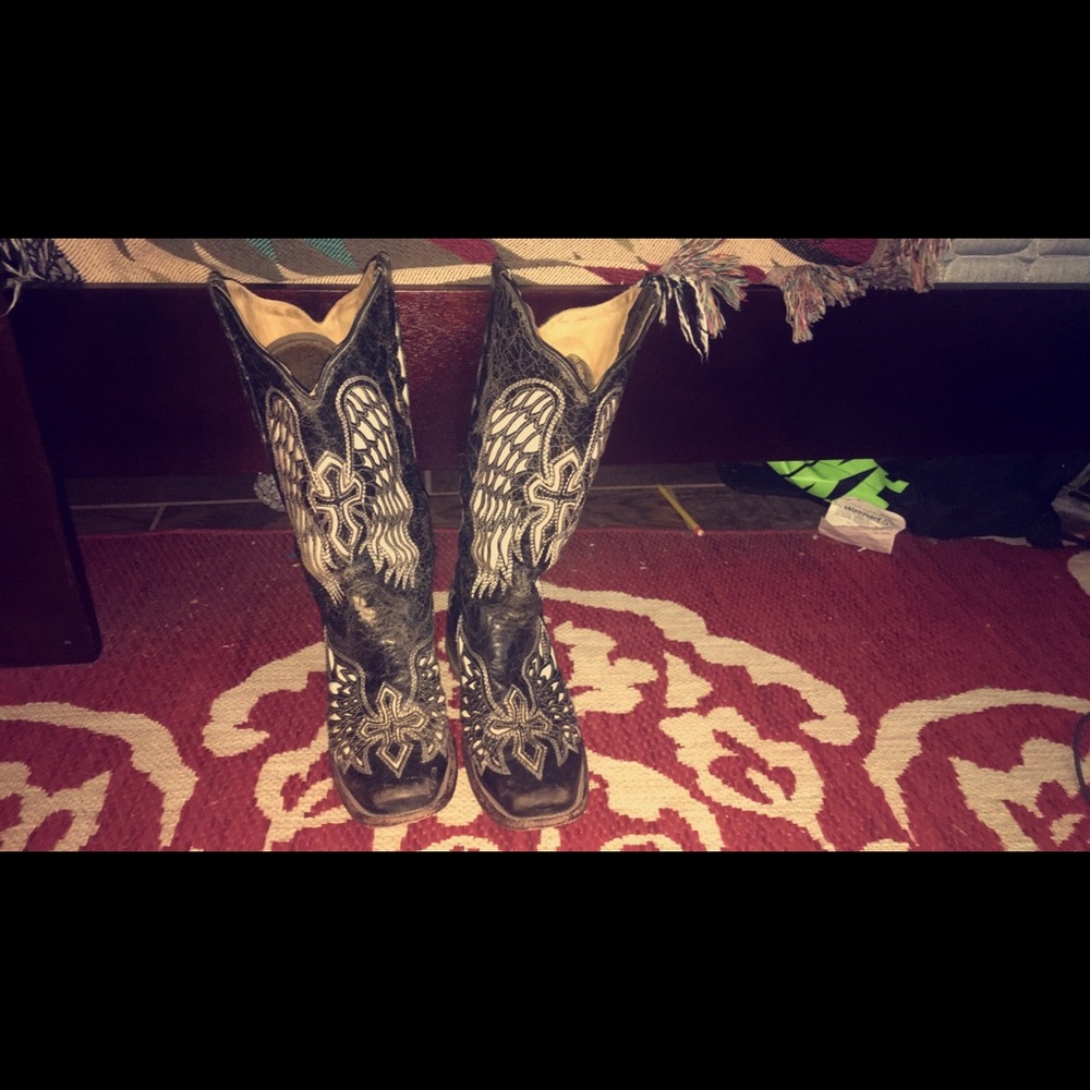 Coral Cowboy Boots!